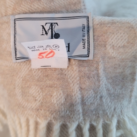 Wool Throw Blanket, Jacquard Design, 100% Virgin Wool, Size 55"x70" - Picture 7 of 11